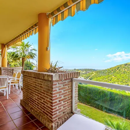 View Of The Sun With Pool - Happy * Sitio de Calahonda